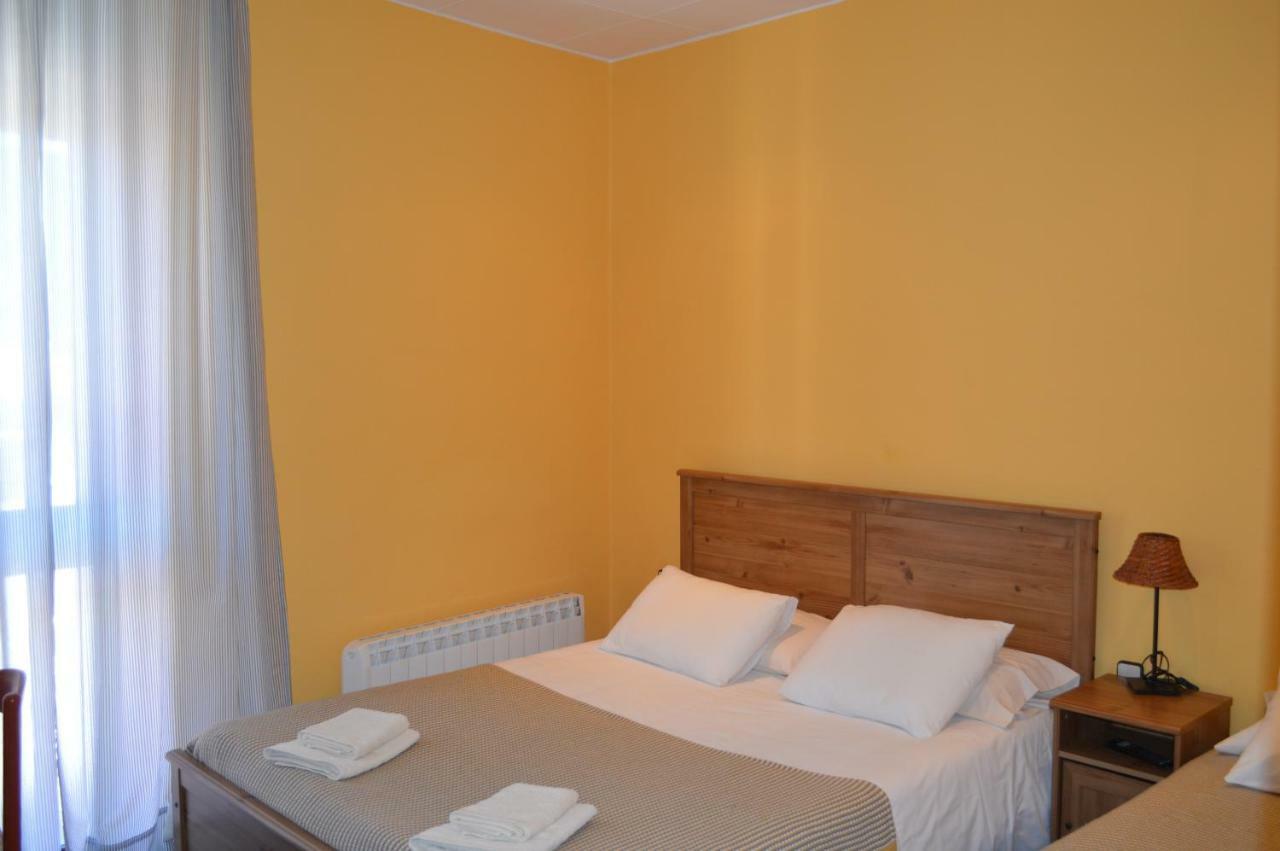 Fonda Ca La Paula Hotel Castellfollit de la Roca Bagian luar foto