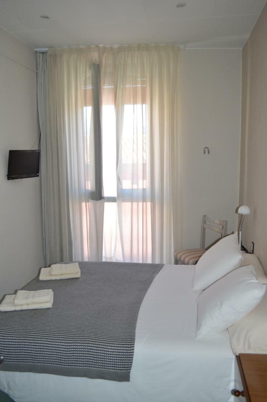Fonda Ca La Paula Hotel Castellfollit de la Roca Bagian luar foto